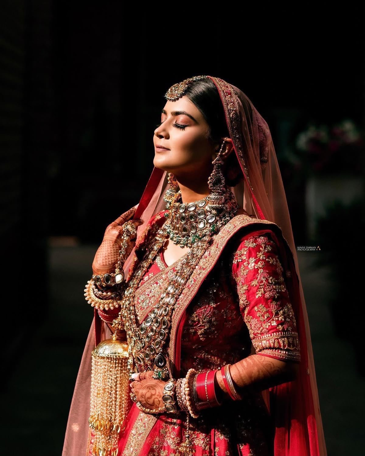 Bridal visual story frame